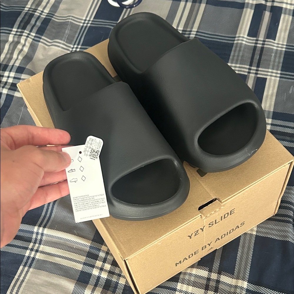 Adidas YZY Slide onyx, size 11